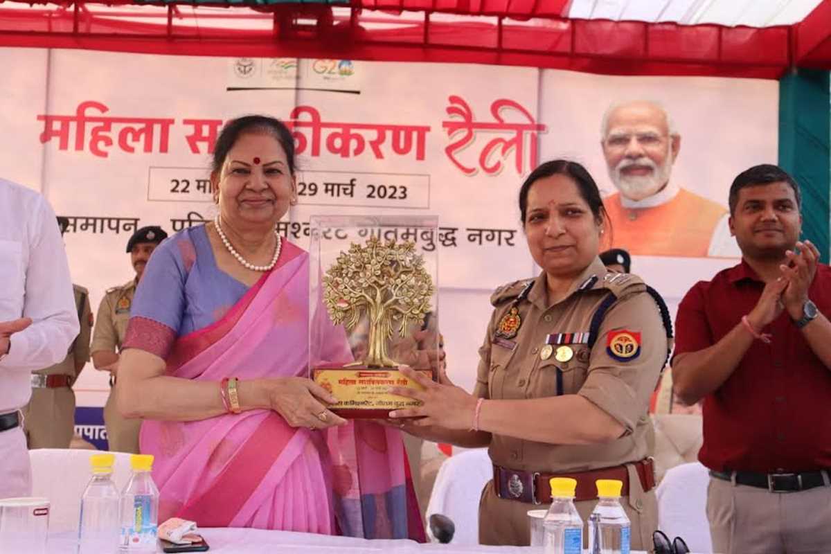 नवरात्र में निकली महिला सशक्तिकरण रैली का पुलिस विभाग ने किया स्वागत